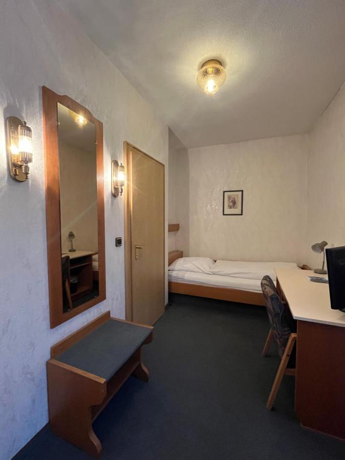 Wolfsjaeger Hotel 3*